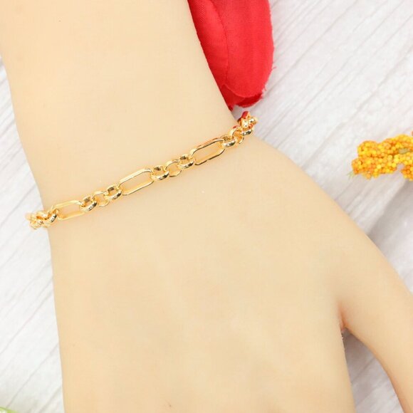 "Trendy Handmade Bracelet – A Thoughtful Gift for Girls & Women | UNVRC1527 - Picture 7 of 10